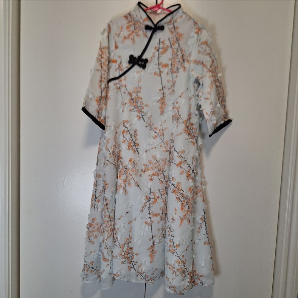 NWT Girls Qipao 3D Cherry Blossom Long Sleeve Flared Hem (8-9years approximate*)